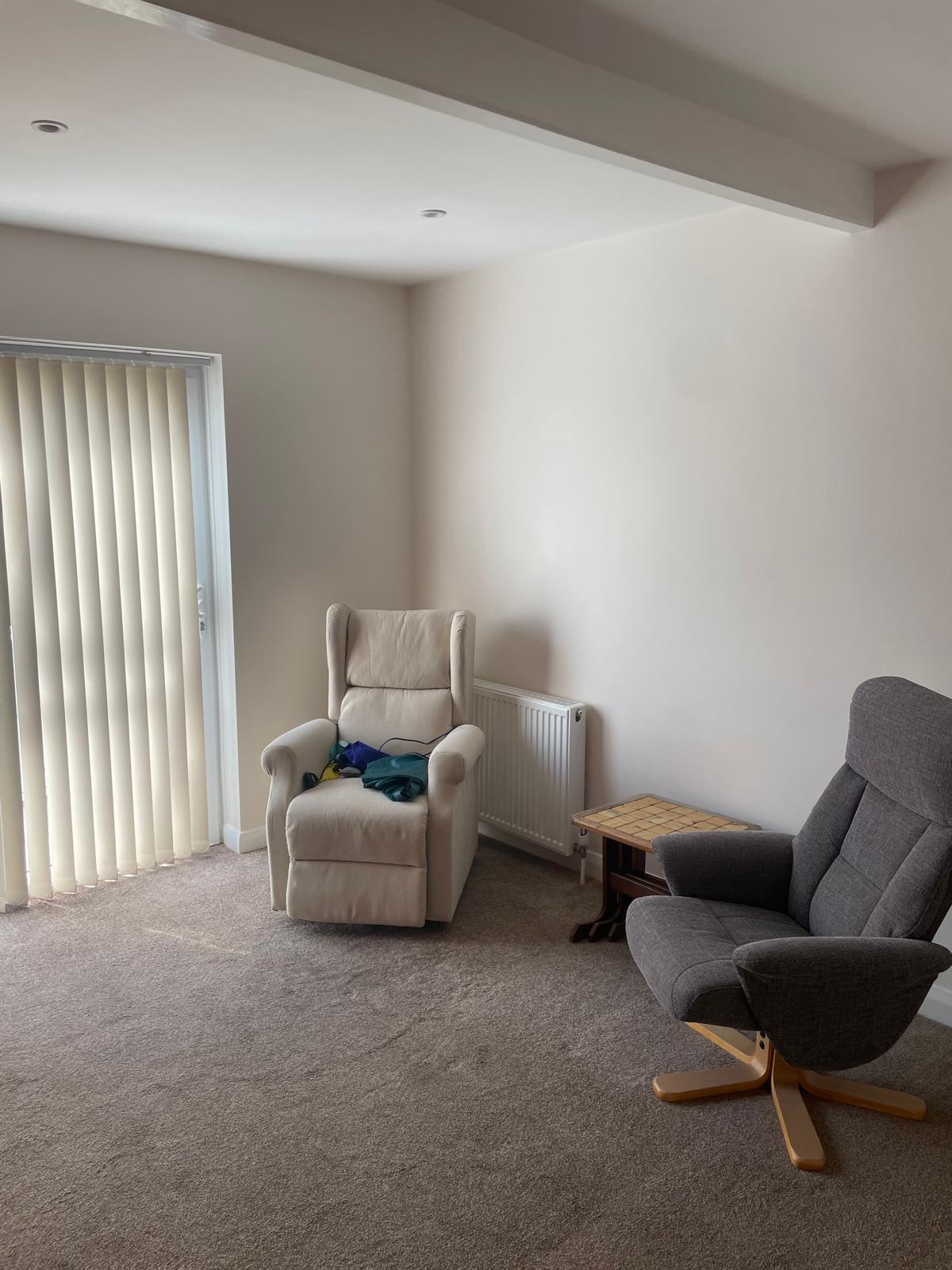 Neutral decorating finish in lounge